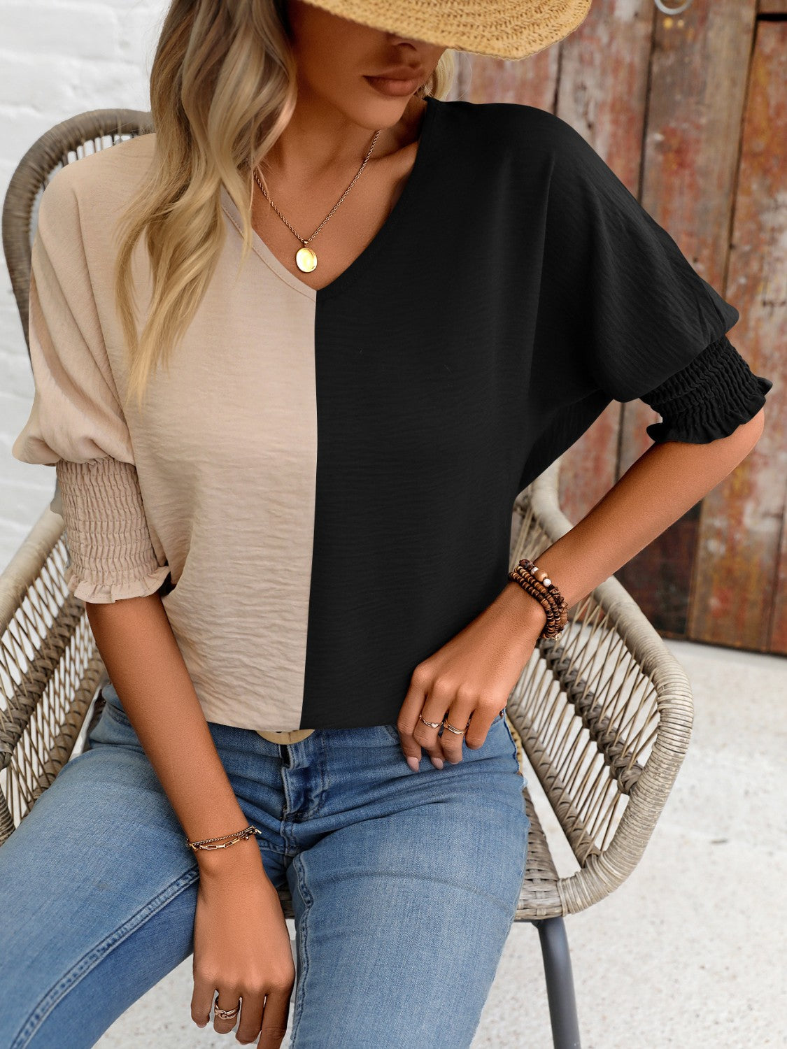 Contrast V-Neck Lantern Sleeve Blouse